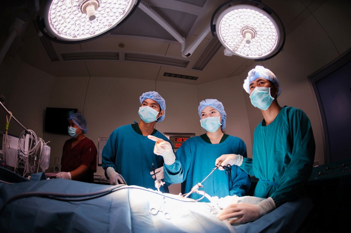 Is Laparoscopic Hysterectomy or Robotic Hysterectomy Safer?